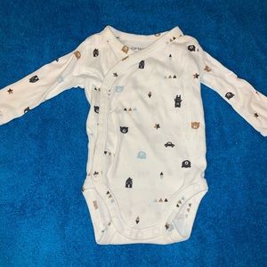 2 for $10 ‼️ white baby boy 3 month onesie wrap
